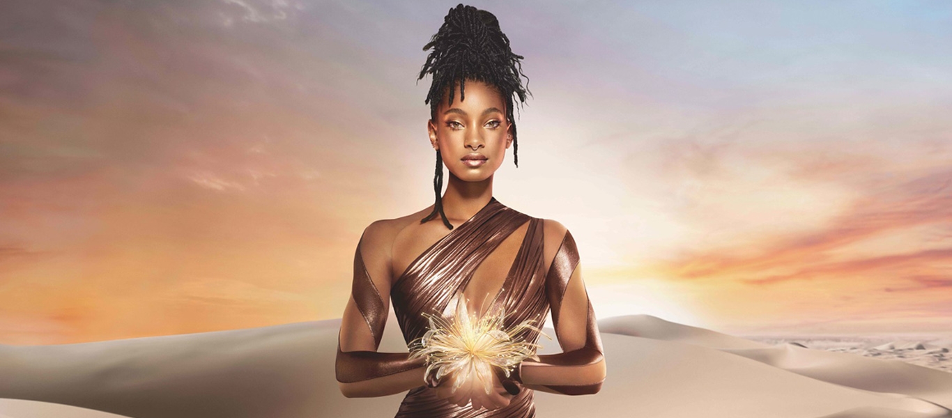 Photographie de Willow Smith pour le parfum Alien Goddess de Mugler Egérie 2022 Muse 2022